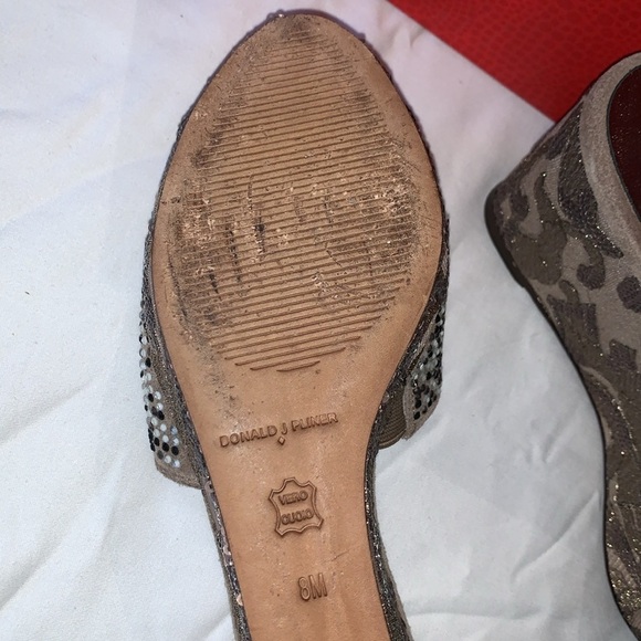 Gently Loved Wedge Taupe Frida Slide By Donald J Pliner - Picture 6 of 9